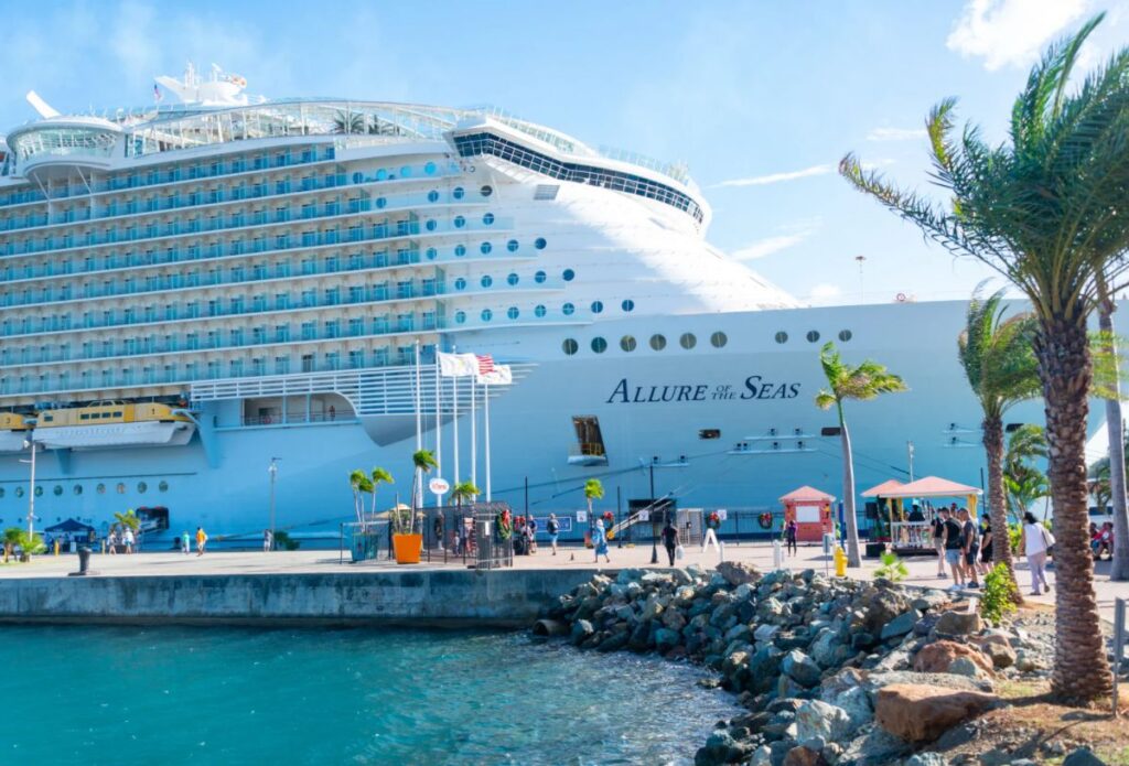 Cruise ship